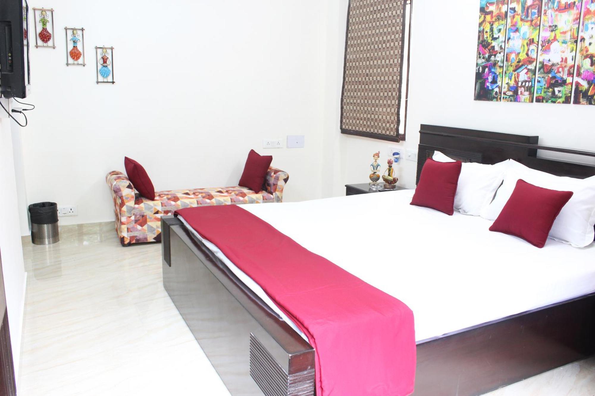 Handicraft 1bhk With 2 Patios And 2 Baths 4 *